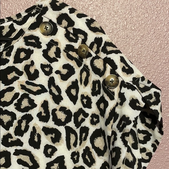 Flowy leopard blouse - Picture 2 of 3